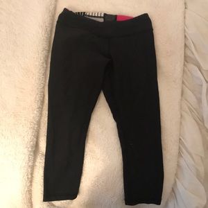 Cropped ivivva leggings size 12